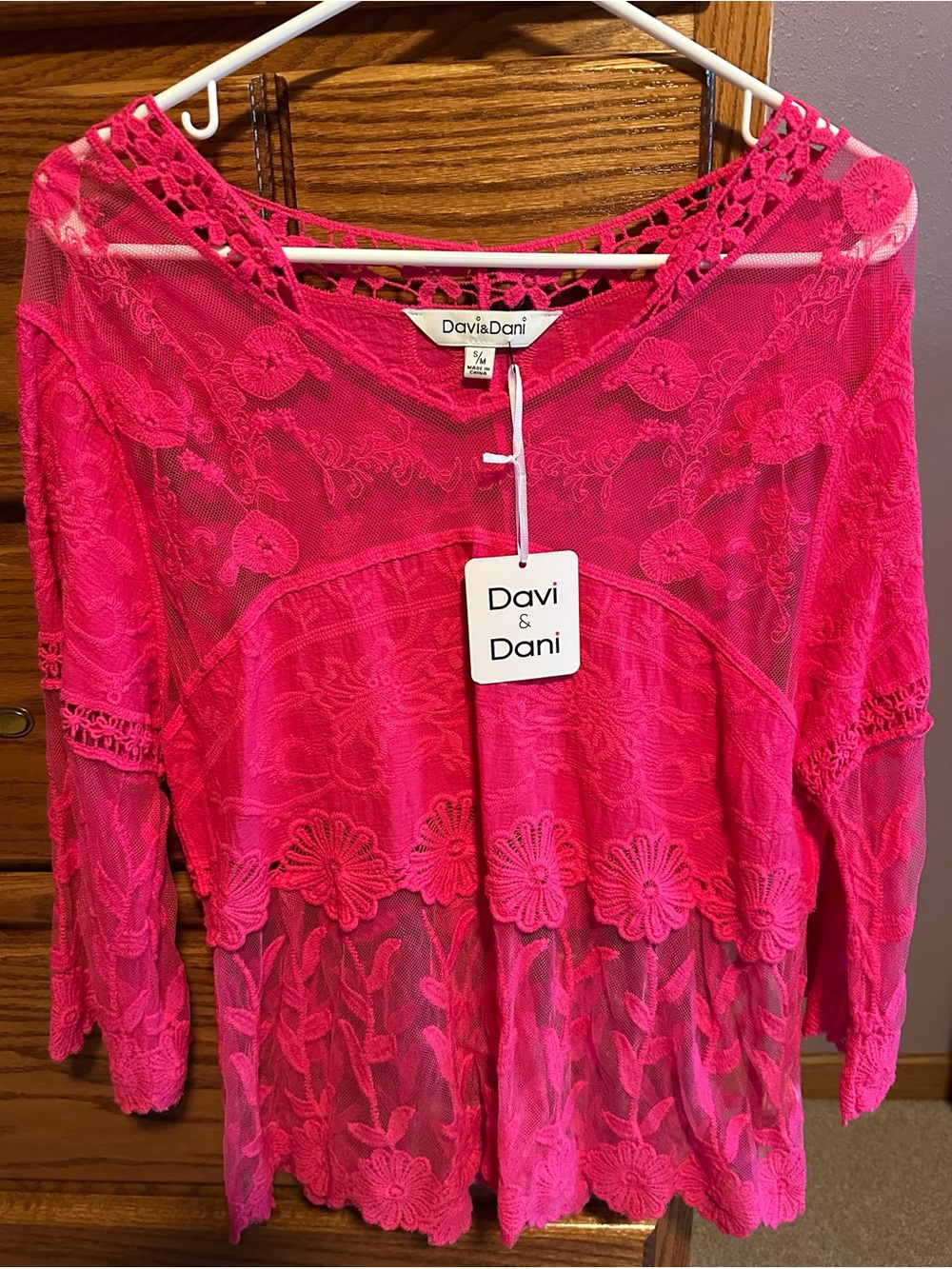 NWT Sz S/M DAVI & DANI Bright Pink Floral Lace Crochet Blouse